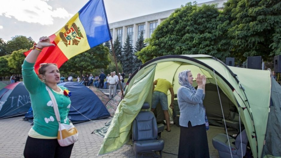 Europos kryptį pasirinkusi Moldova – toliau purtoma korupcijos skandalų