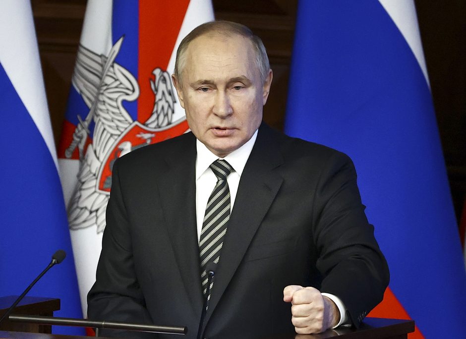 V. Putinas: Maskva Ukrainoje dislokuos urano amuniciją, jei Vakarai ją perduos Kyjivui 