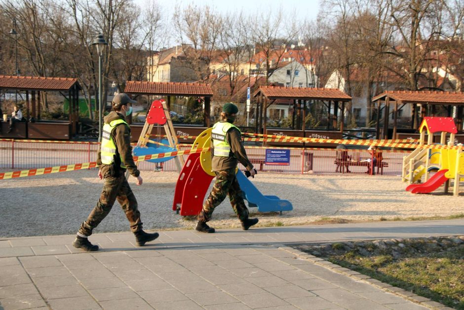 Šventinį savaitgalį beveik 1 tūkst. šaulių padės budėti pareigūnams