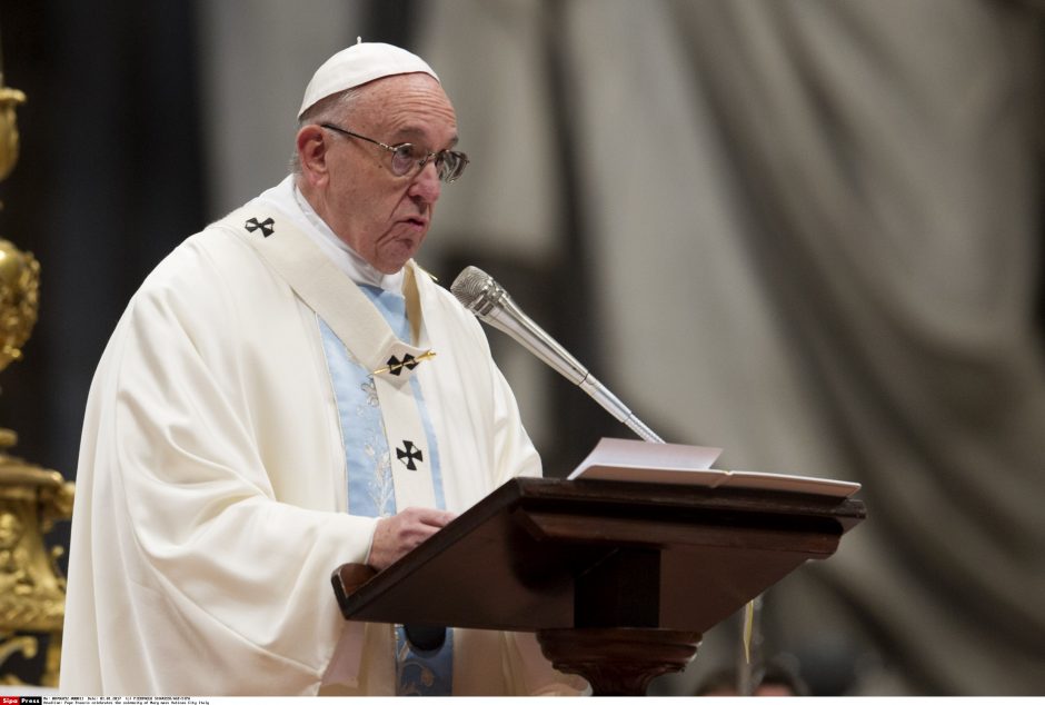 Popiežius: laikykimės „nulinės tolerancijos“ vaikus prievartaujančių kunigų atžvilgiu