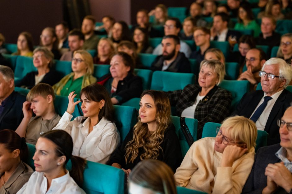 Sporto kino festivalio atidarymas – su būriu olimpiečių ir simboliniu, Kanų dėmesio sulaukusiu filmu