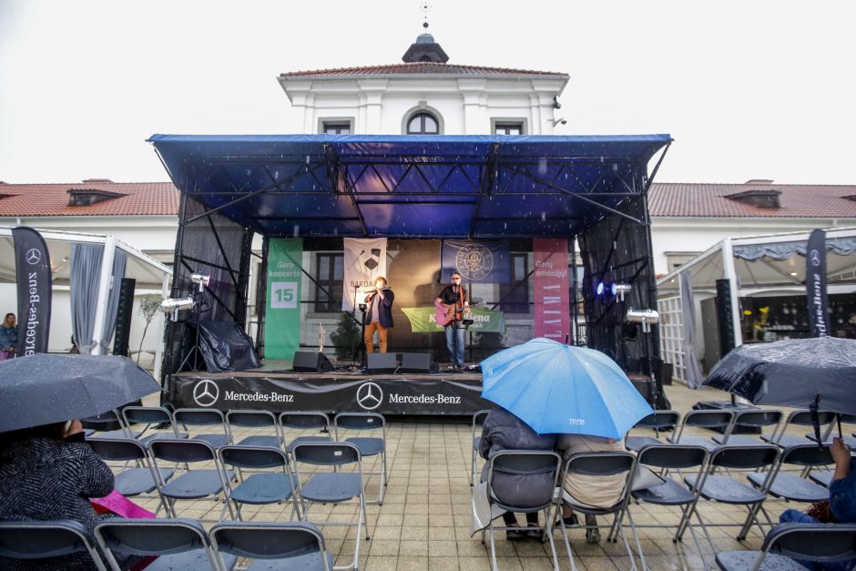 Lietingas oras neišgąsdino muzikos mylėtojų