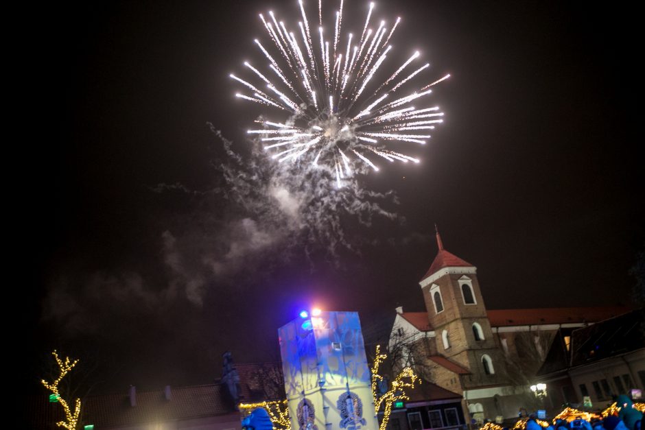 Naujuosius kauniečiai pasitiko pasinėrę į šokių muzikos fiestą