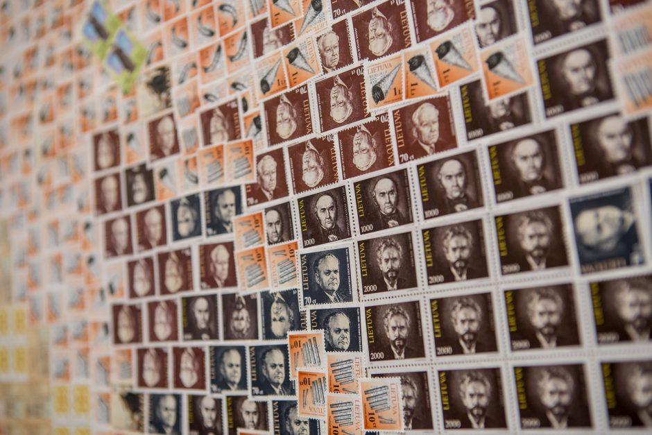 Centriniame pašte – J. Basanavičius iš 10 tūkst. pašto ženklų