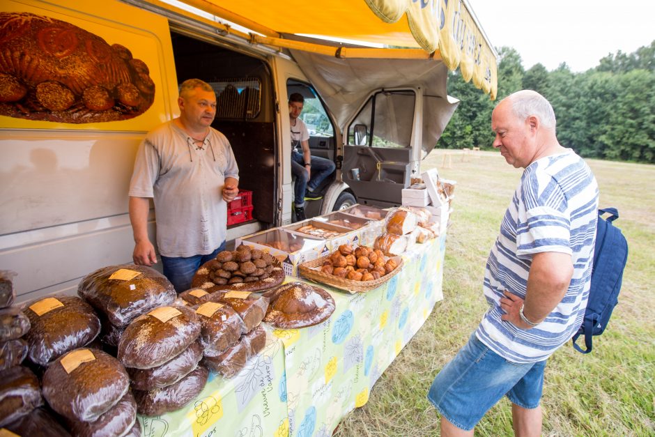 Duonos, sūrio ir medaus – į Rumšiškes!