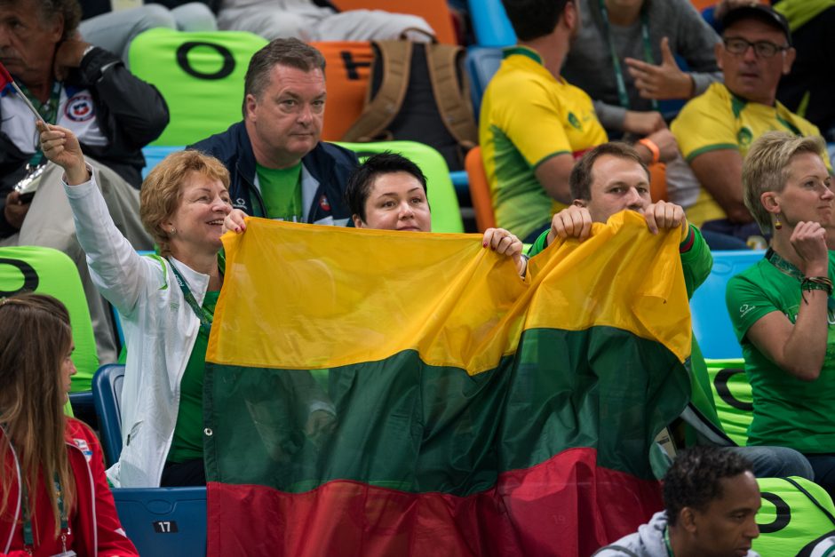 Po nervų karo Lietuvos krepšininkai švenčia trečią pergalę