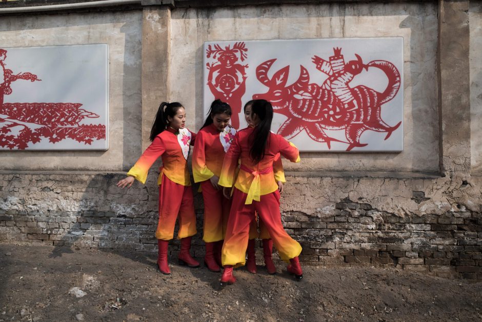 Kinų Naujieji metai: raudoni vokai, traukiniai ir žiūrimiausia pasaulyje laida