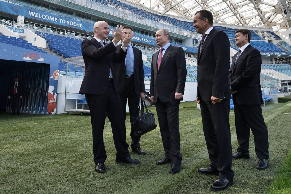 FIFA vadovas: Rusija visiškai pasiruošusi pasaulio futbolo čempionatui 