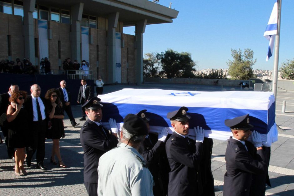 Sh. Pereso laidotuvių ceremonija