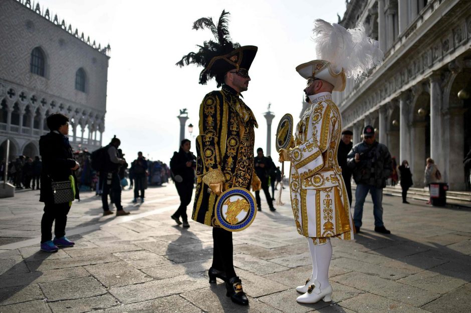 Venecijos karnavale skamba „Angelo skrydis“