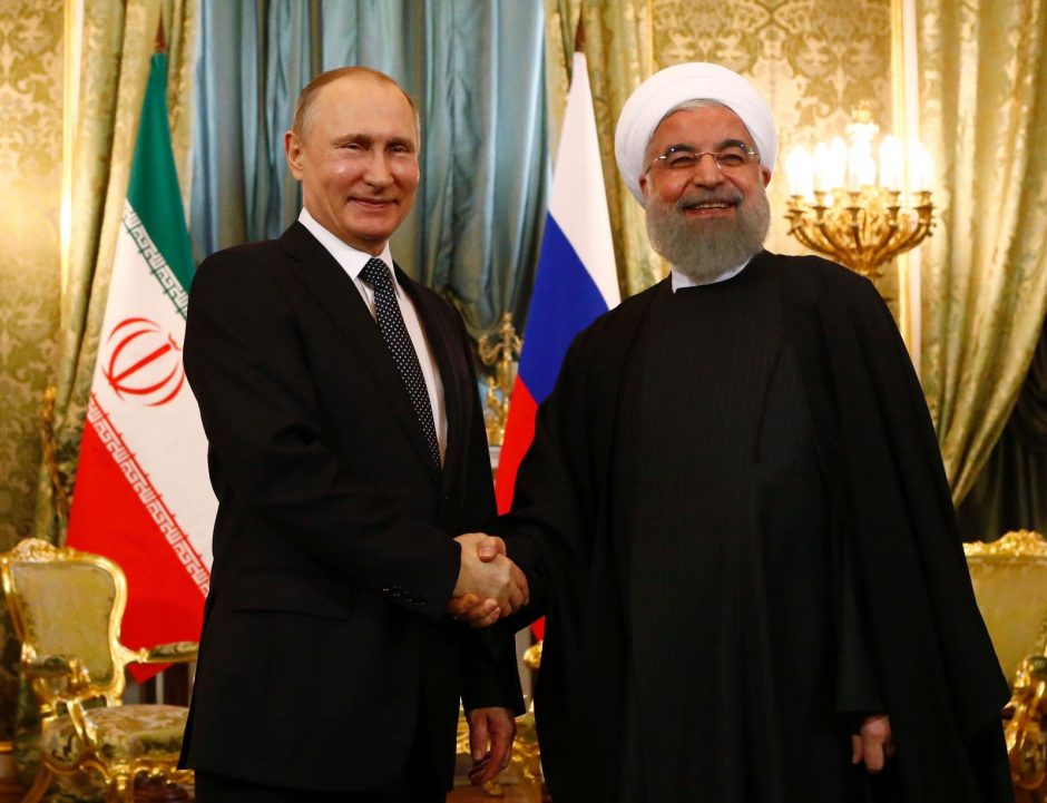 V. Putinas Maskvoje priėmė Irano prezidentą