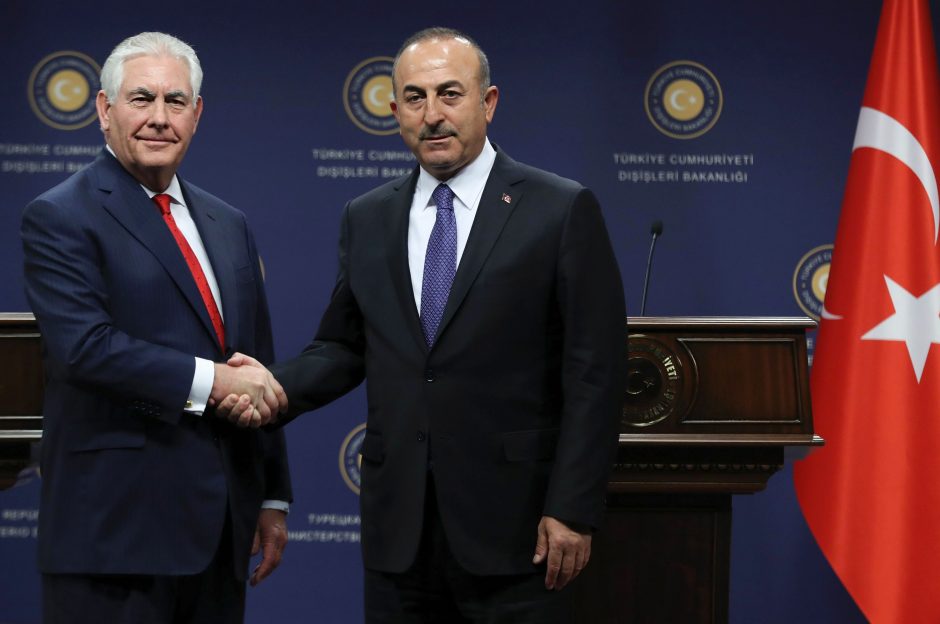 R. Tillersonas susitiko su Turkijos lyderiais