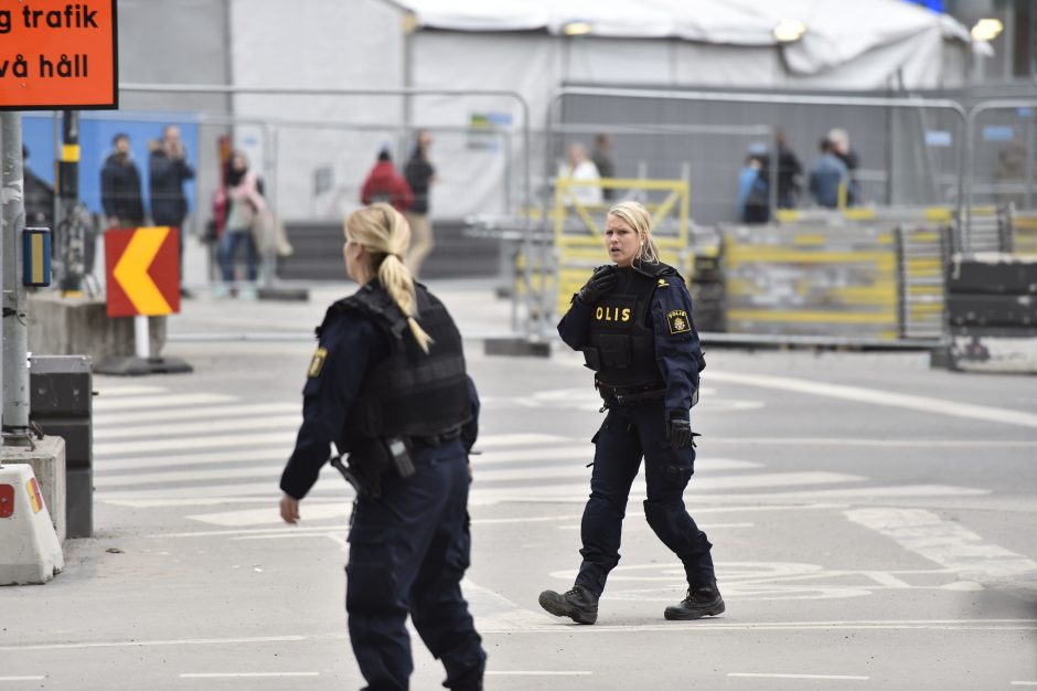 Teroras Stokholme: sunkvežimis rėžėsi į minią, yra aukų