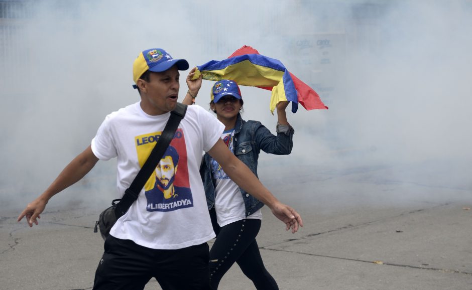 Tarptautinę darbo dieną pasaulyje – audringos demonstracijos