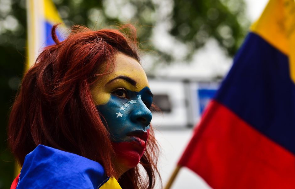 Tarptautinę darbo dieną pasaulyje – audringos demonstracijos