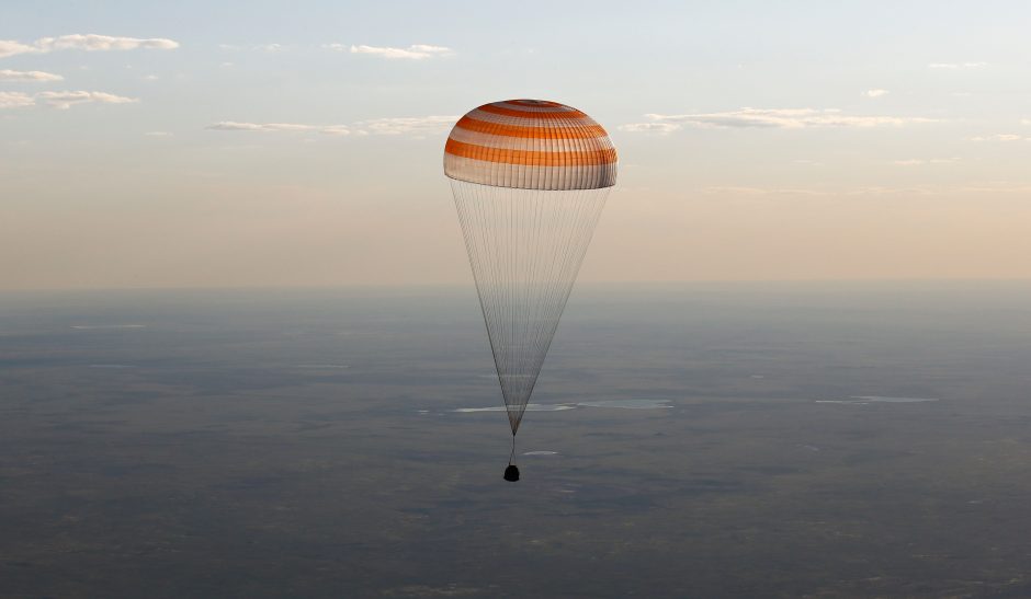 Rusijos ir Prancūzijos astronautai sėkmingai grįžo į Žemę 