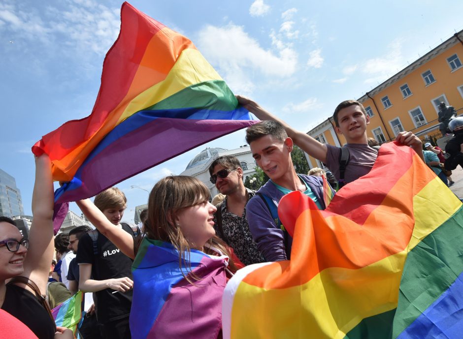 Į gėjų paradą Kijeve susirinko tūkstantinė minia