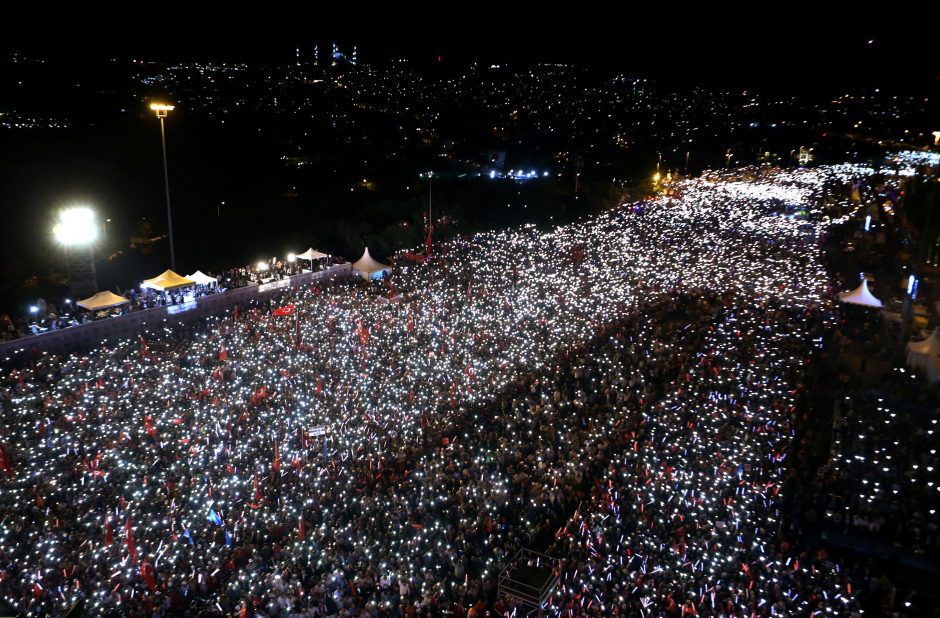 Turkija mini pirmąsias sužlugdyto perversmo metines