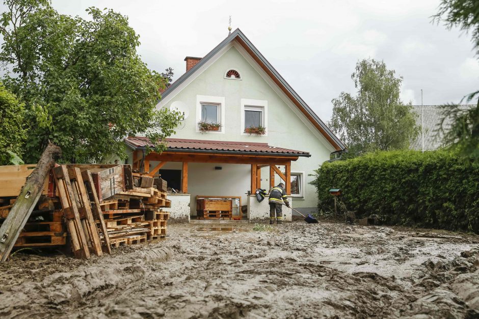 Po alinančių karščių Europą skandina liūtys