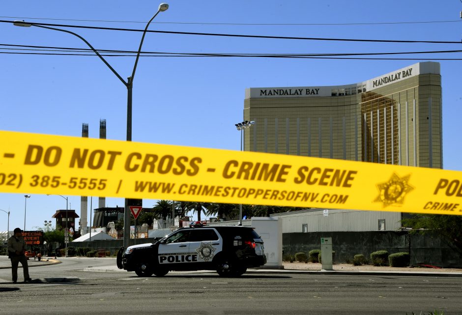 Las Vegase per šaudynes žuvo mažiausiai 58 žmonės 