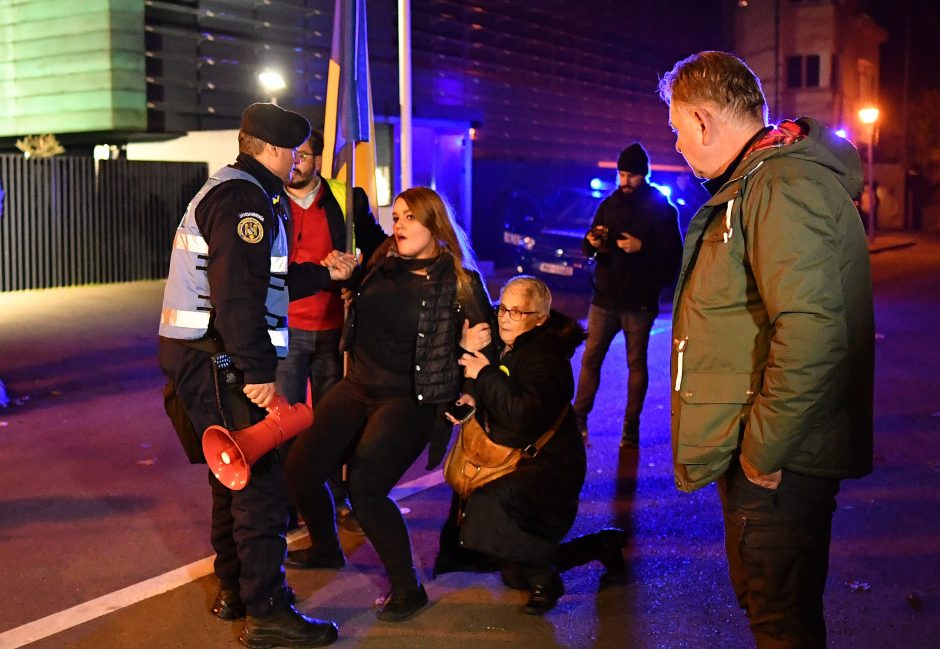 Tūkstančiai rumunų vėl protestavo prieš teismų reformas