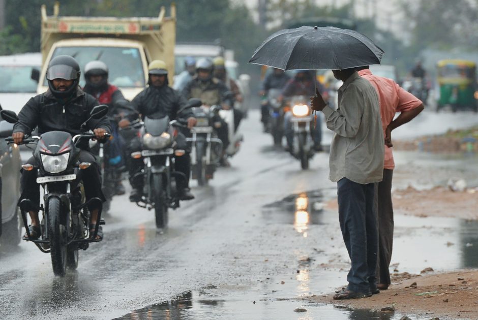 Indijoje ir Šri Lankoje per galingą cikloną žuvo mažiausiai 16 žmonių