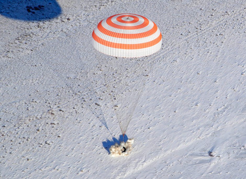 Rusijos, Europos ir JAV astronautai sėkmingai grįžo iš TKS