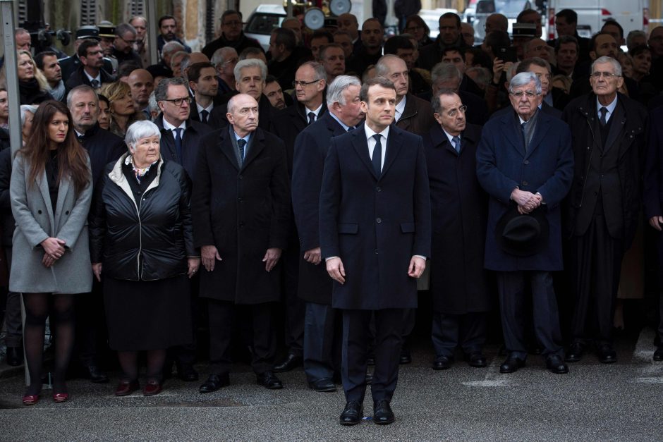 E. Macronas žada išlaikyti Korsikos salą Prancūzijoje