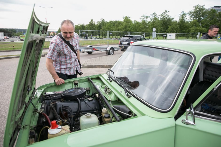 Į automobilių mugę – ir apžiūrėti, ir išbandyti