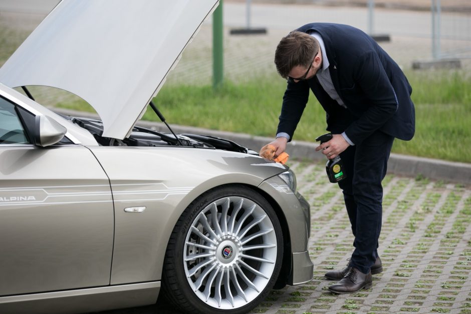 Į automobilių mugę – ir apžiūrėti, ir išbandyti