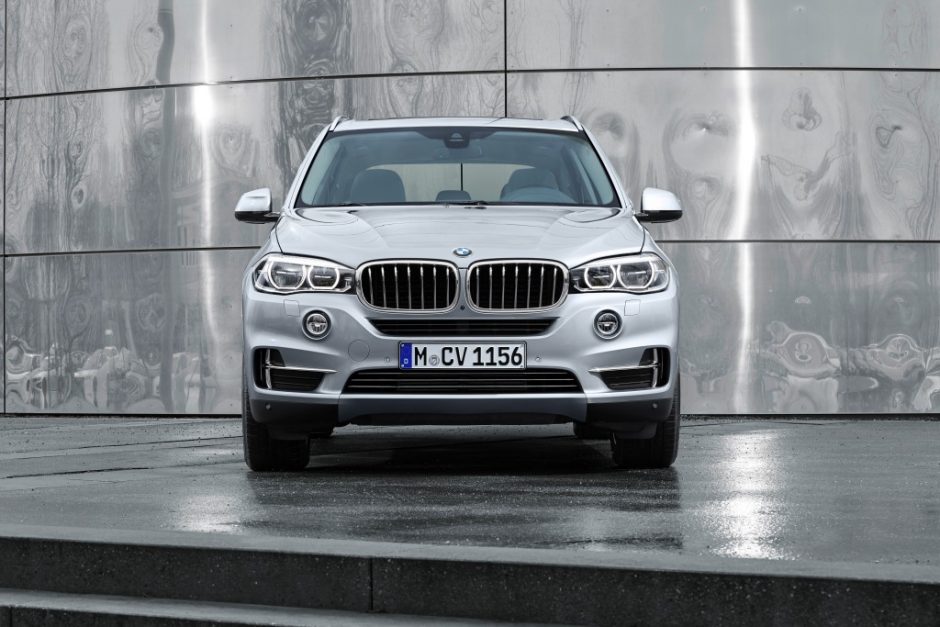 „BMW X5 xDrive40e“ – galingas, taupus ir pagaliau serijinis