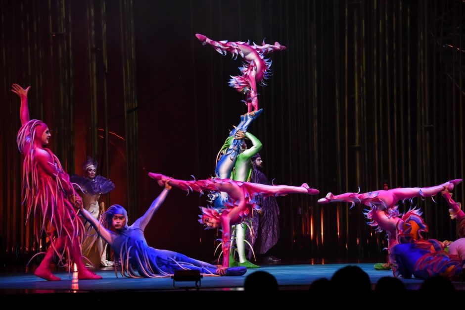 „Cirque du Soleil“ spektaklį į Vilnių atvežė per 20 sunkvežimių ir autobusų
