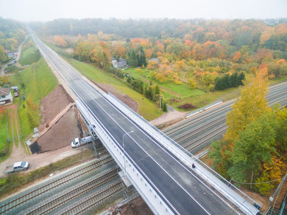 Geros naujienos Kauno vairuotojams: po rekonstrukcijos atidarytas Ražiškių viadukas