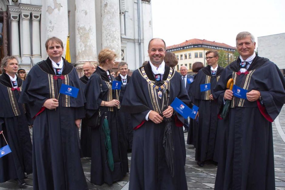 Studentų viltys ir svajonės kilo į dangų