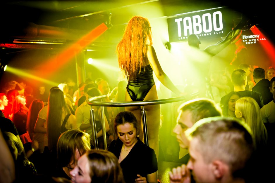 „Taboo“ klube – sausakimša šokių aikštelė