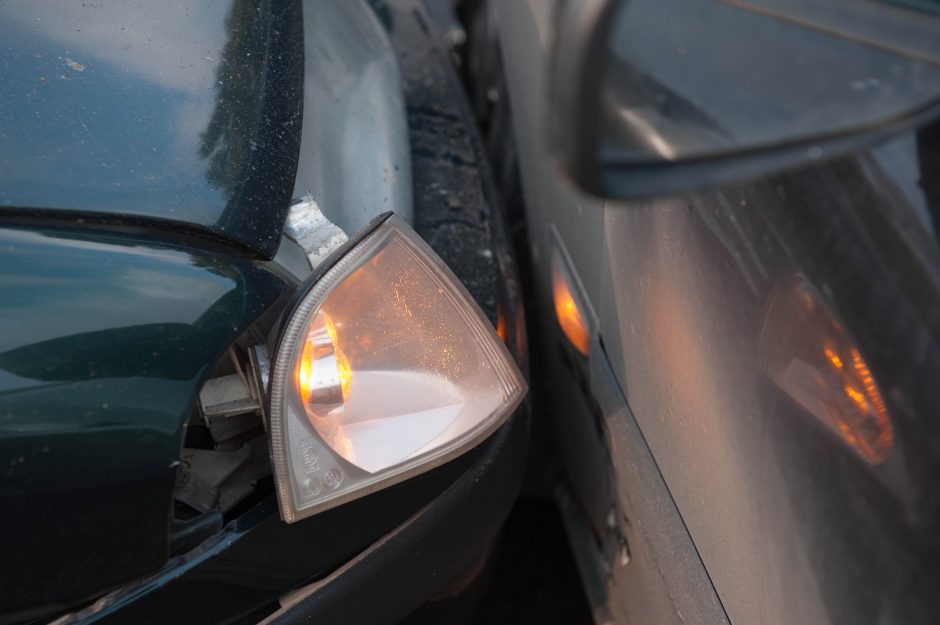 Jonavos gatvėje į avariją pateko Karo policijos automobilis