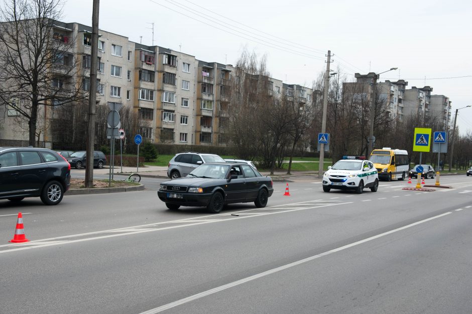 Nelaimė Šilainiuose: pėsčiųjų perėjoje partrenktas dviratininkas