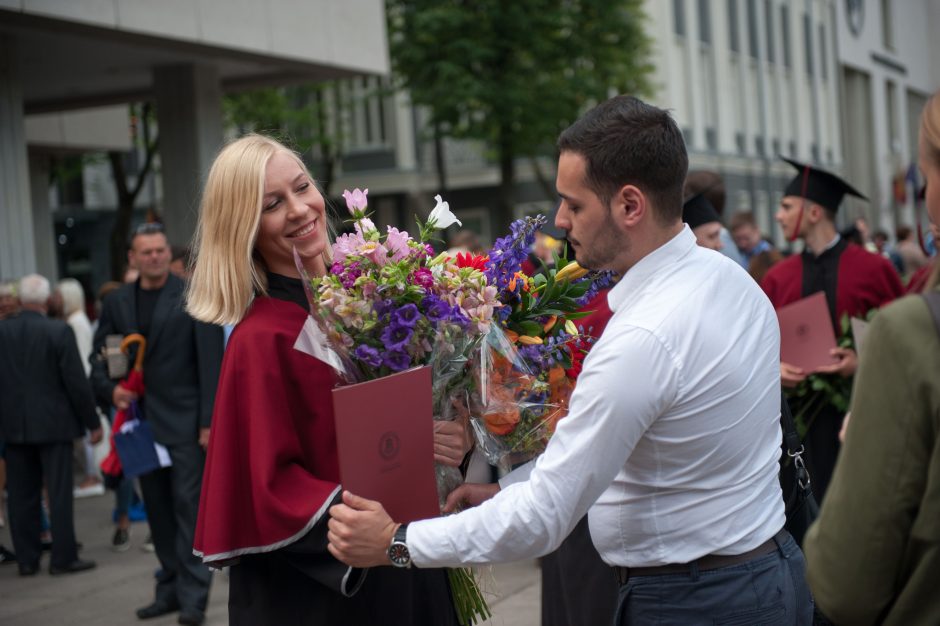 Vytauto Didžiojo universitete – diplomų įteikimo šventė