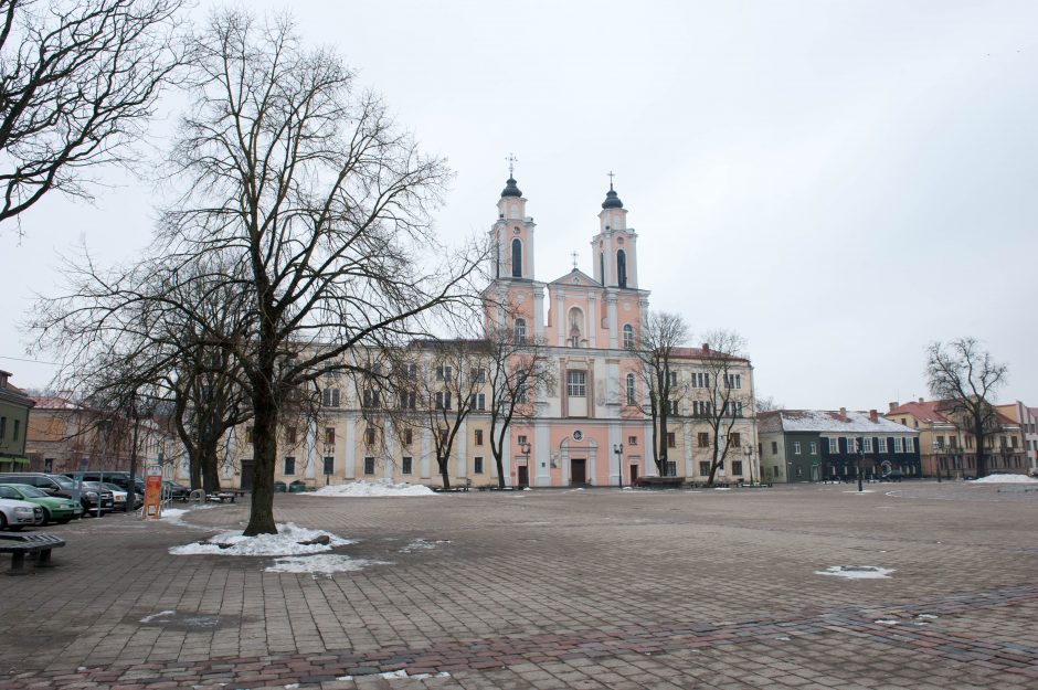 Trispalvės Rotušės aikštėje