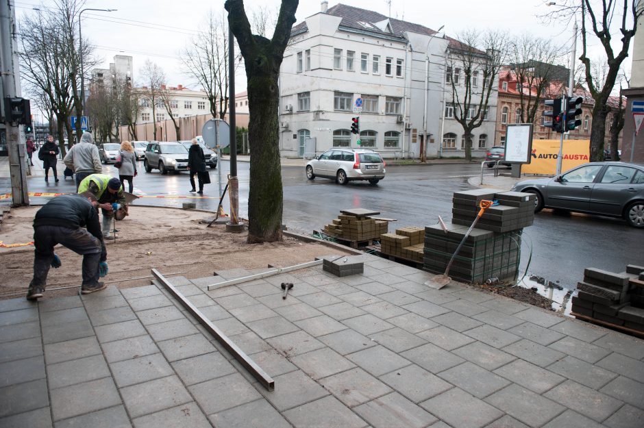 A. Mickevičiaus gatvės rekonstrukcija beveik baigta: persodinami medžiai