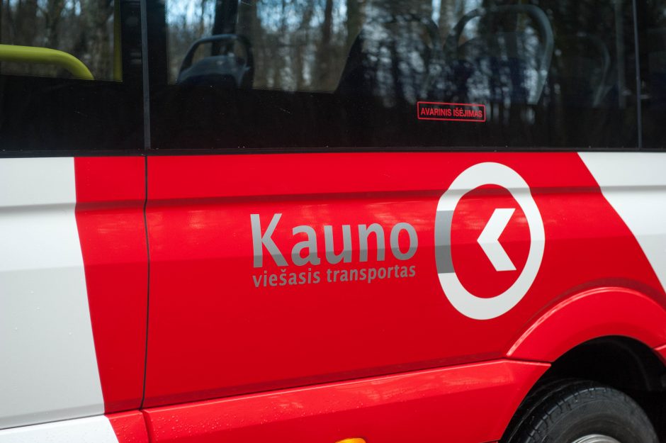 Šventinė vežėjų dovana kauniečiams – nauji mažieji autobusai