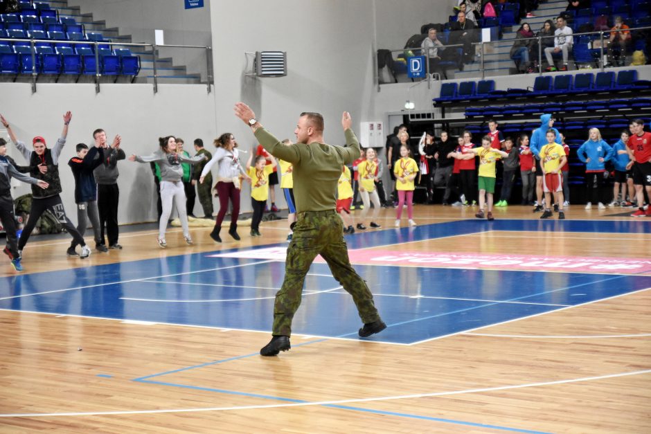 „Kalėdinės žaidynės“ sukvietė sportininkus iš vaikų globos namų