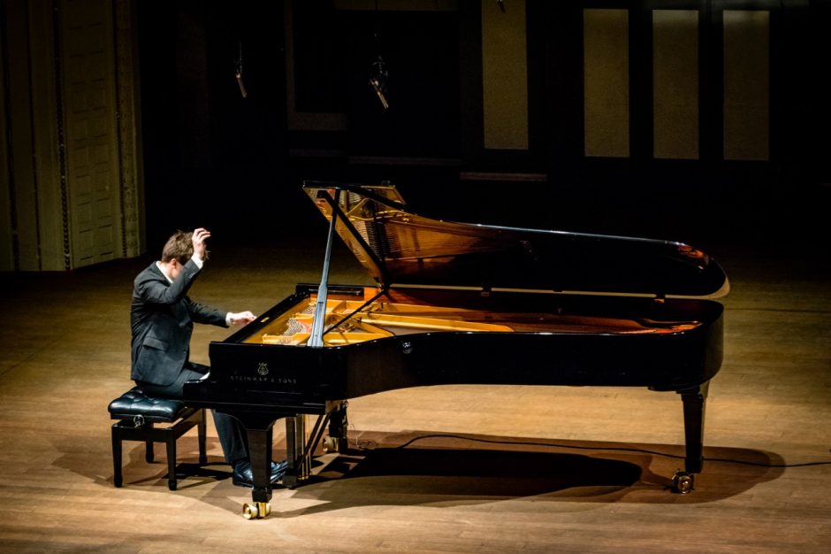 Vilniečius pakerėjęs pianistas ruošia dar du nepamirštamus pasirodymus