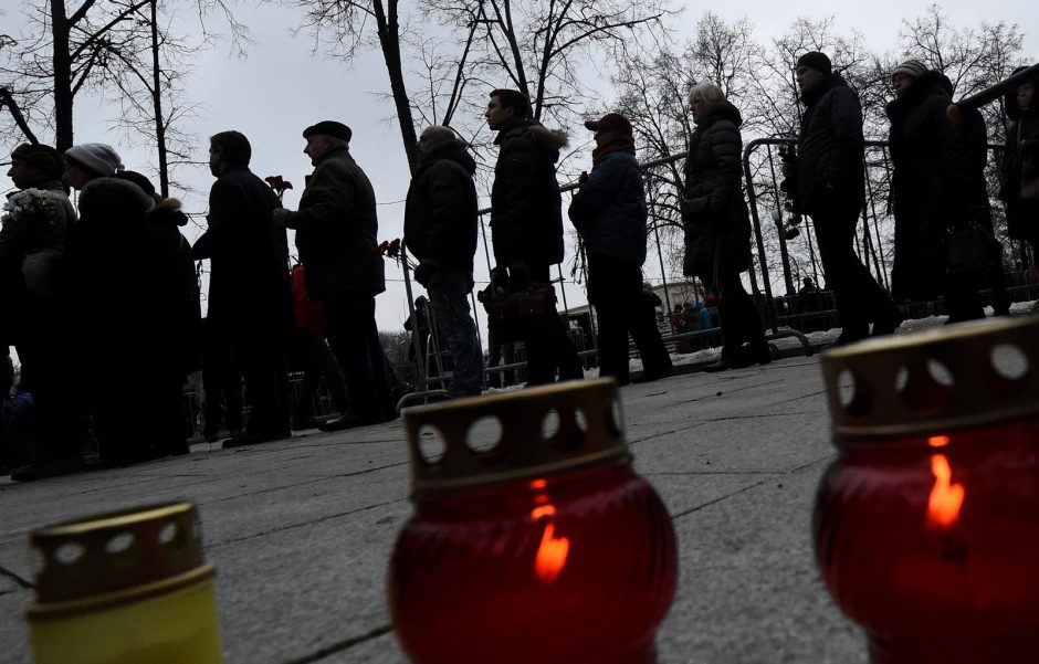 Maskvoje tūkstančiai žmonių atidavė paskutinę pagarbą nužudytam B. Nemcovui