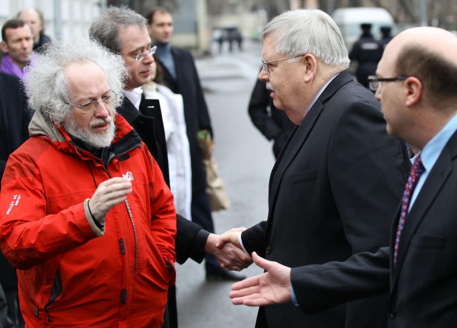 Maskvoje tūkstančiai žmonių atidavė paskutinę pagarbą nužudytam B. Nemcovui