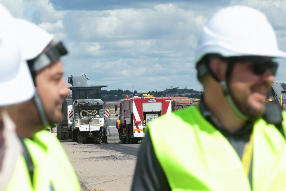 Uždarius Vilniaus oro uostą iš karto užvirė rekonstrukcijos darbai