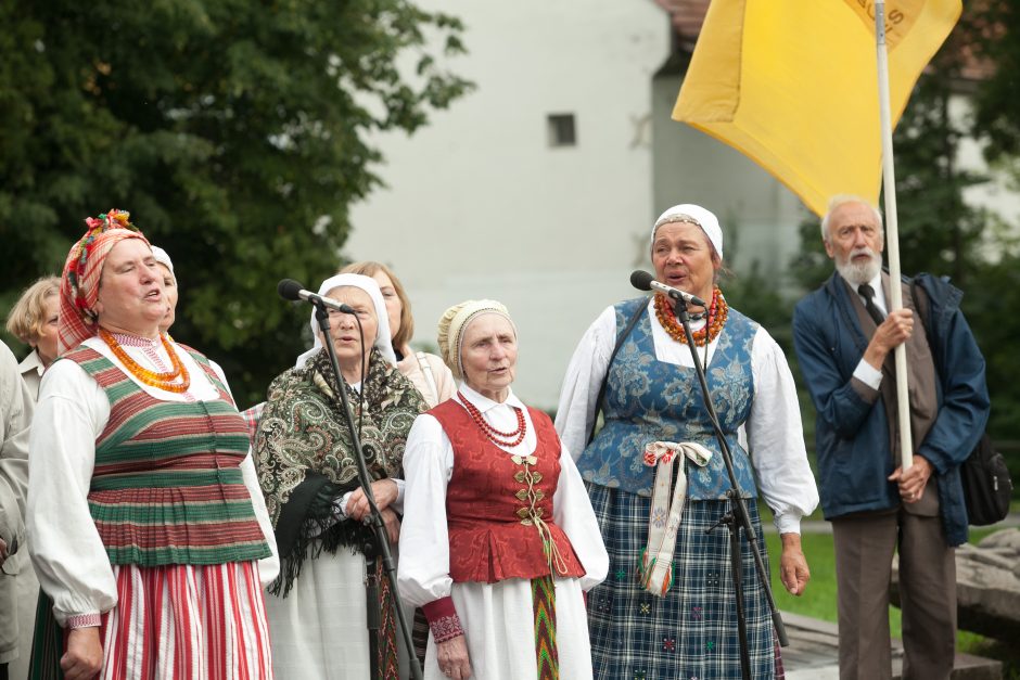 Minėjimas prie A. Mickevičiaus paminklo