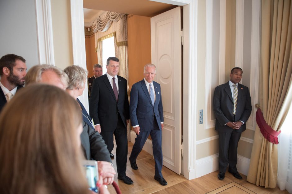 Baltijos šalių prezidentai susitiko su J. Bidenu