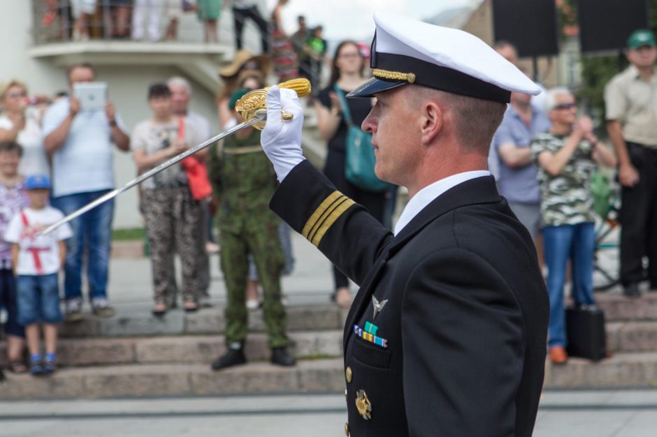 Prisiekė naujas kariuomenės vadas