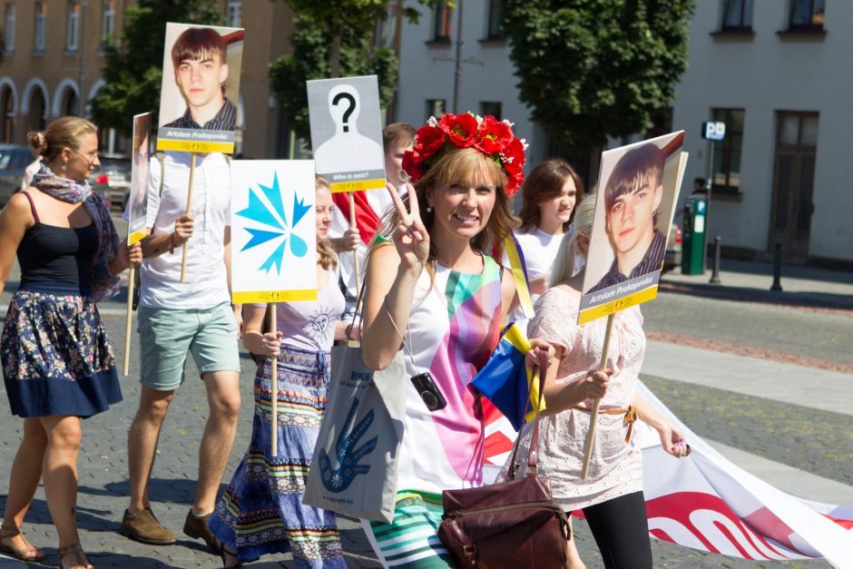 Protestuotojai ragino Baltarusiją paleisti politinius kalinius